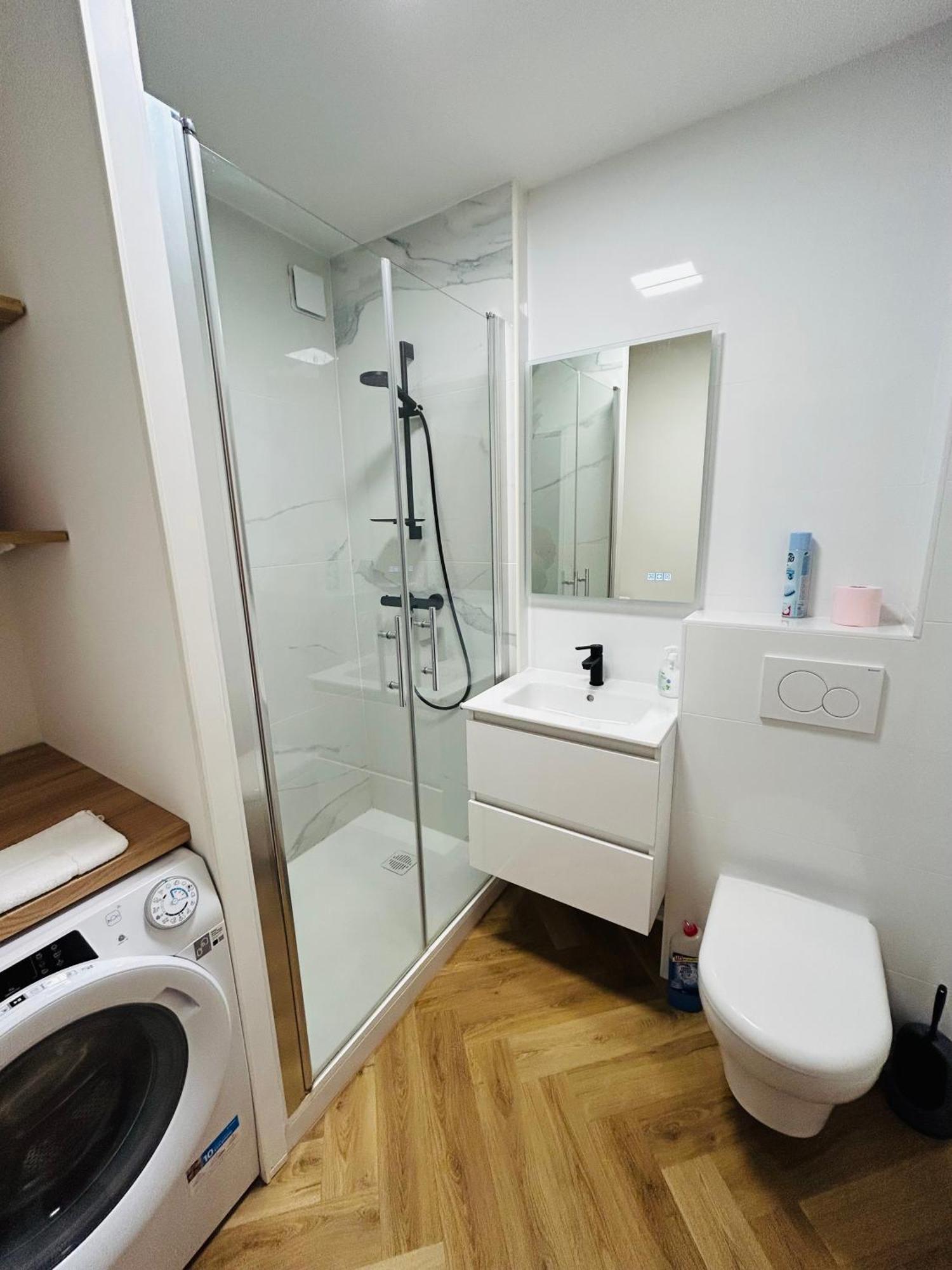 Agreable Studio Chantilly Avec Balcon Et Parking Securise 波城 外观 照片