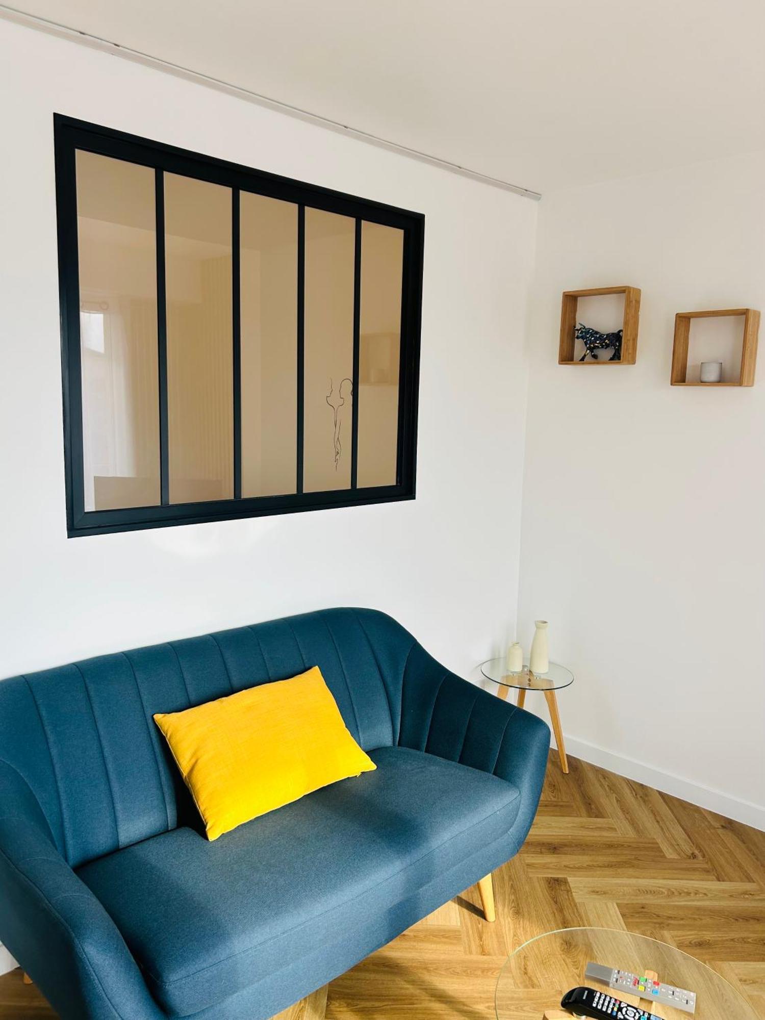 Agreable Studio Chantilly Avec Balcon Et Parking Securise 波城 外观 照片